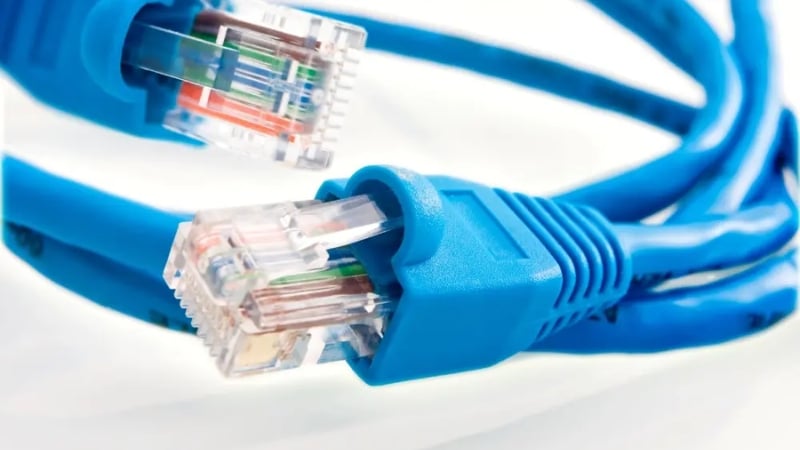 Dây cáp mạng LAN (Local Area Network) là loại cáp được sử dụng để kết nối các thiết bị