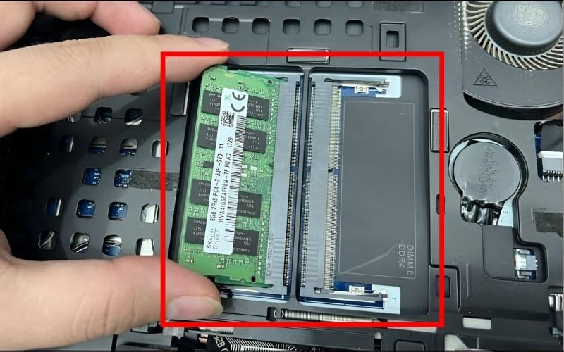 2 thanh 8GB thường có lợi thế hơn nhờ dual-channel