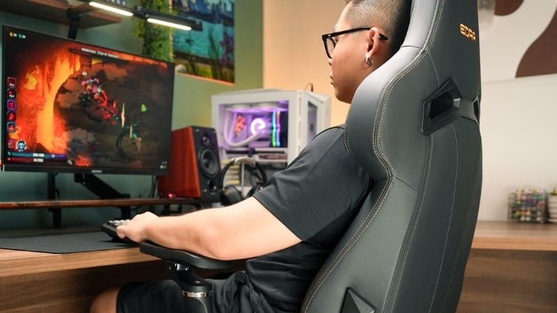 Ghế gaming E-Dra EGC2026LUX có góc ngả lưng tới 170°