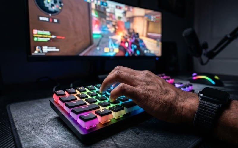 Người thích LED RGB nổi bật nên chọn mạch ngược để tối ưu độ sáng và hiển thị ký tự