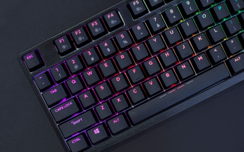 Bàn phím DareU có tính năng LED RGB đủ dùng trong tầm giá
