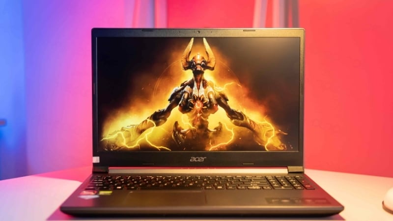 Laptop Acer Aspire 7 A715 59G 53GZ có màn hình 15.6 inch