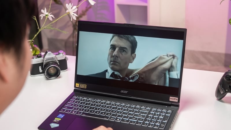 Laptop gaming Acer Aspire 7 A715 59G 79XF có thiết kế chắc chắn