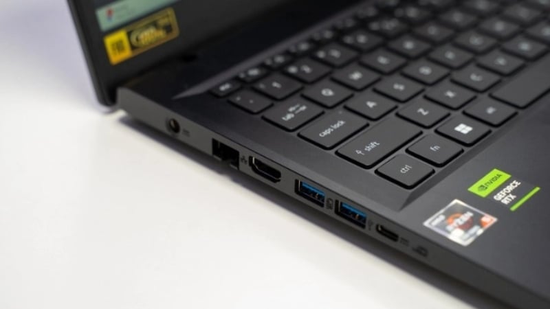 Laptop Acer Nitro ProPanel ANV15-42-R0QM thiết kế theo kiểu gaming độc đáo