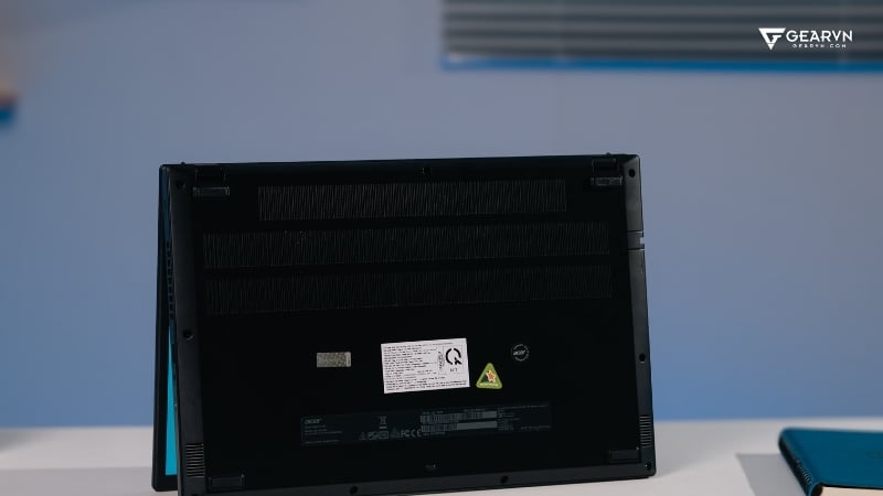Laptop Acer Nitro ProPanel ANV15-52-50VA có viên pin 57Wh