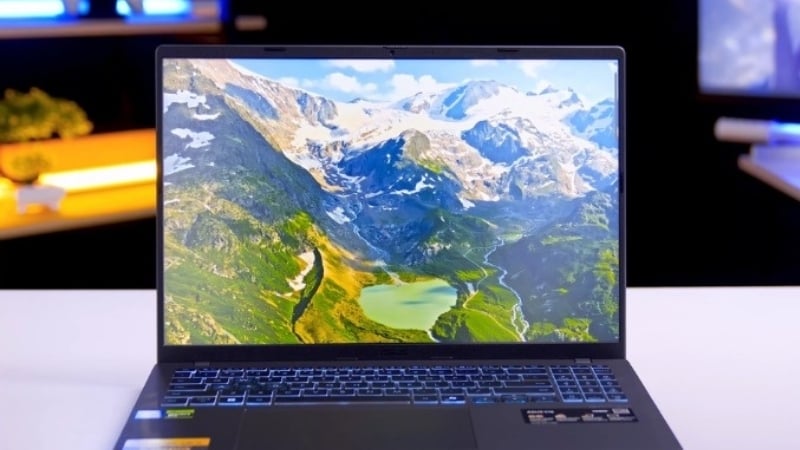 Laptop ASUS Gaming V16 V3607VH RP084W có màn hình 16 inch WUXGA