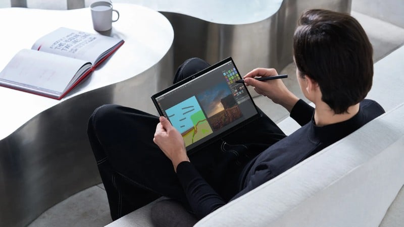 ASUS ROG Flow Z13 thiết kế dạng tablet 2 trong 1 cho phép người dùng linh hoạt thay đổi