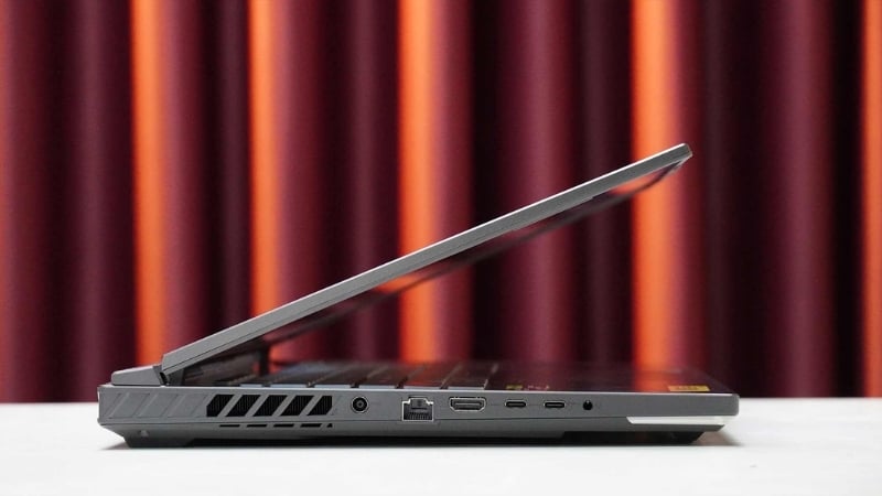 Laptop ASUS ROG Strix G16 G614PH-S5101W kết nối đa dạng