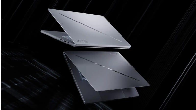 Bên dưới thiết kế mỏng nhẹ là sức mạnh từ vi xử lý Intel® Core™ Ultra 9 285H tối ưu cho kỷ nguyên AI