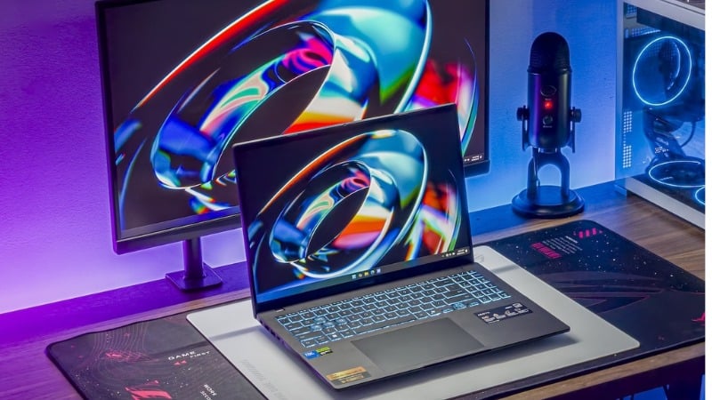 Điểm cộng lớn nhất trên chiếc laptop này chính là màn hình kích thước 16 inch với tỷ lệ 16:10 hiện đại