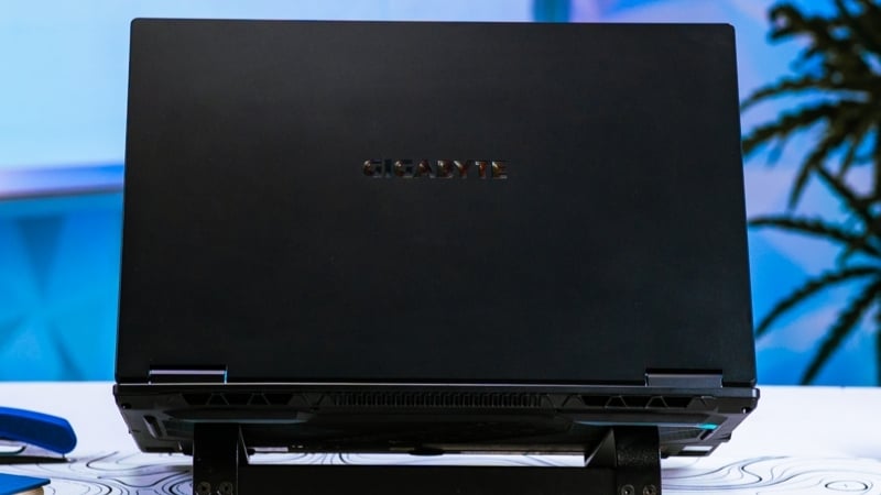 Laptop gaming Gigabyte A16 CMHH2MY893SH có RAM DDR5 16GB dễ mở rộng