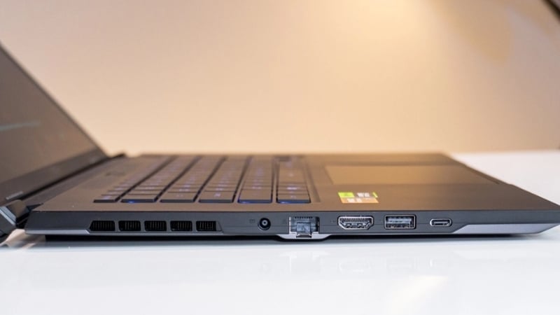 Laptop Gigabyte AERO X16 1VH93MY894AH có đầy đủ cổng kết nối