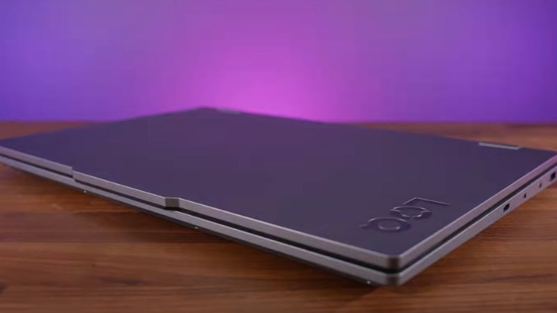 Laptop Lenovo LOQ 15ARP9 83JC00HXVN có thiết kế mạnh mẽ