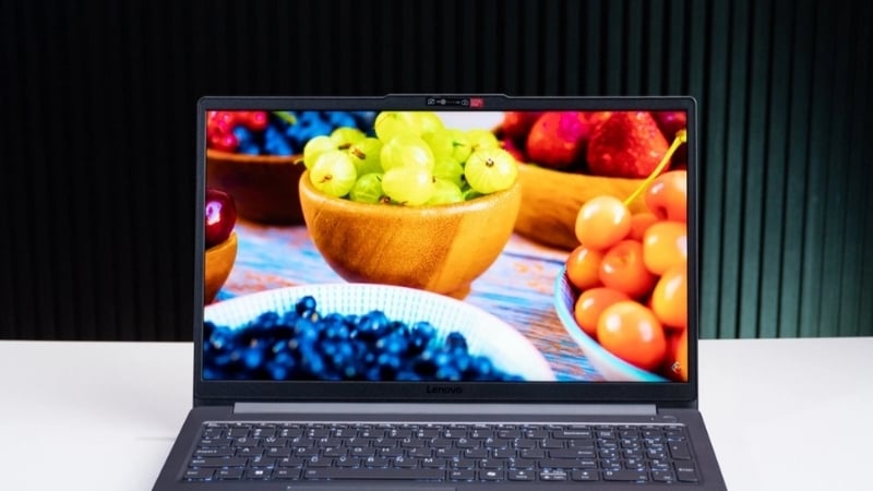 Laptop Lenovo LOQ Essential 15ARP10E 83S0000DVN có màn hình 15.6 inch FHD