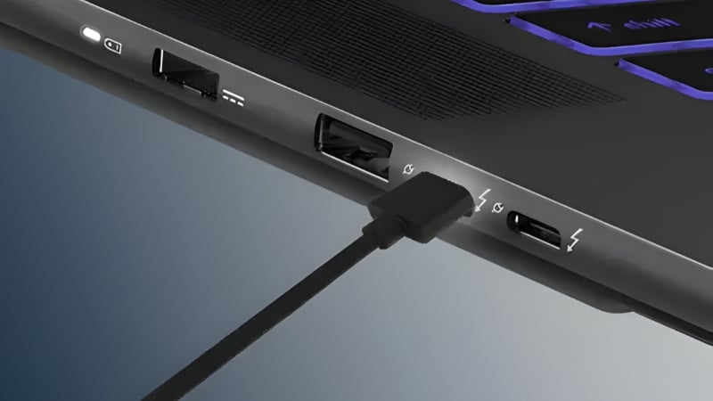 Laptop gaming MSI Stealth 16 AI+ B3WG-007VN có kết nối đa dạng