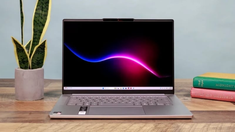 Laptop Lenovo IdeaPad Slim 5 14AGP11 83S1003GVN có màn hình 14 inch WUXGA