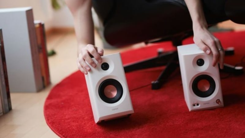 Loa máy tính Edifier MR5 White chơi tốt nhiều không gian