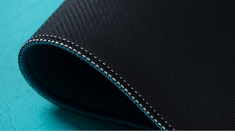 Lót chuột AKKO Hatsune Miku có viền may tinh xảo nhằm tăng độ bền