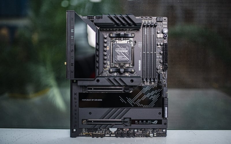 Mainboard X670 hỗ trợ PCIe 5.0 và các khe cắm mở rộng