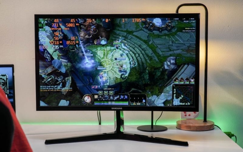 Màn hình 24 inch gọn gàng, kích thước vừa phải để phục vụ công việc, học tập và giải trí