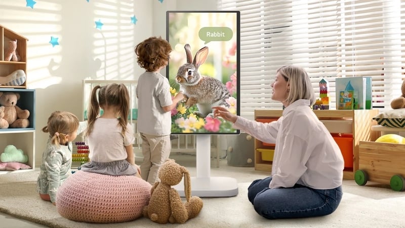 Màn hình LG Swing 32U889SA-W có màn hình cảm ứng 4K UHD