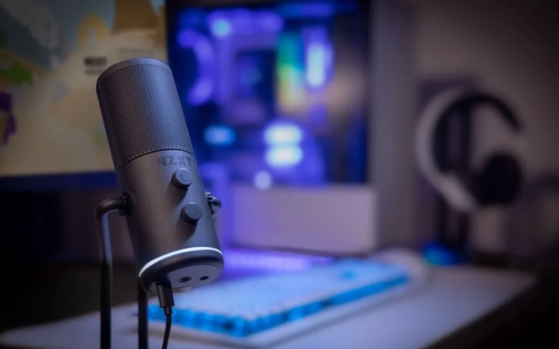 Nhiều microphone USB có thể kết nối với điện thoại di động thông qua các adapter phù hợp