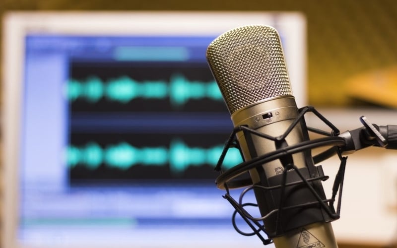 Hướng thu âm quyết định cách microphone thu nhận âm thanh từ môi trường xung quanh