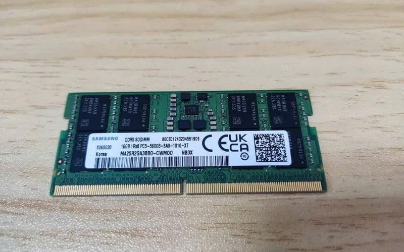 Chọn laptop có RAM từ 16GB trở lên để đảm bảo khả năng đa nhiệm