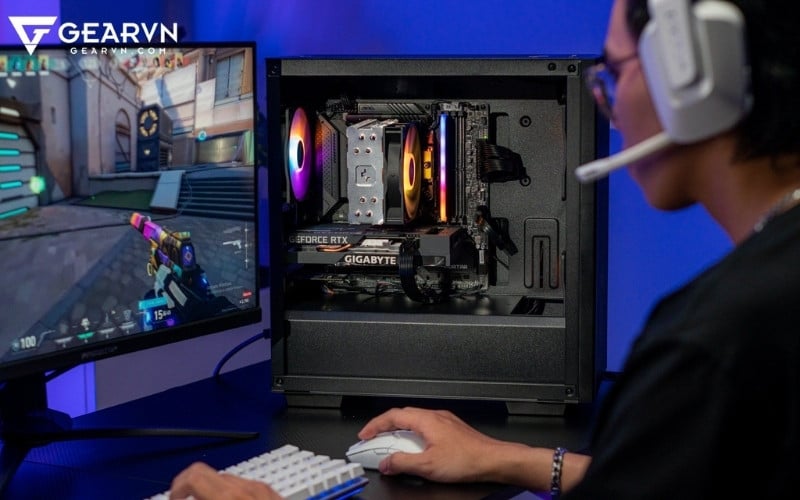 PC là một hệ thống máy tính được thiết kế để sử dụng cố định tại một vị trí