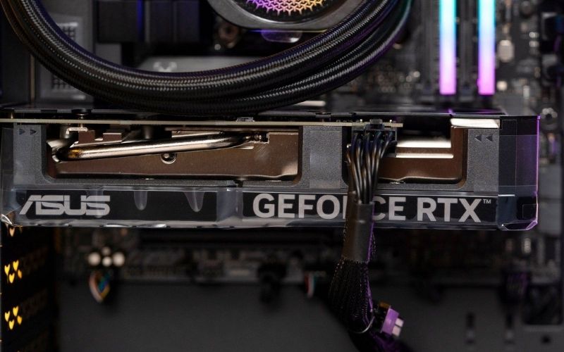 RTX 5070 mang lại hiệu năng mạnh và hỗ trợ VRAM GDDR7 tốc độ cao