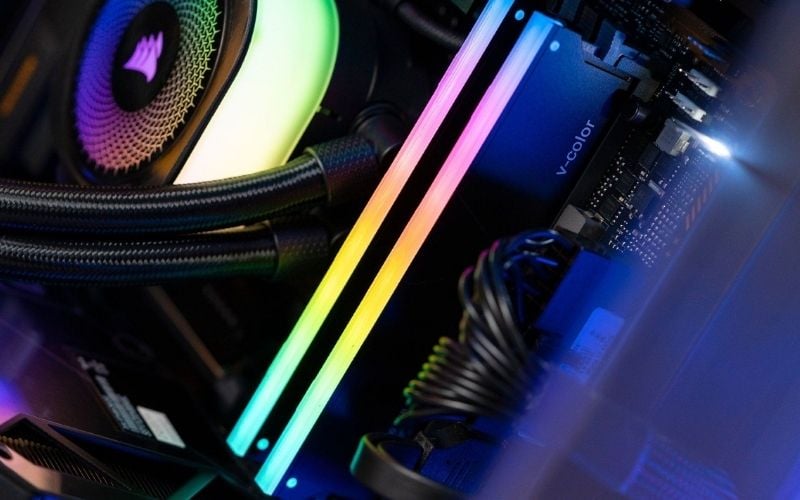 RAM 32GB giúp người dùng đa nhiệm và xử lý tác vụ nặng mượt mà