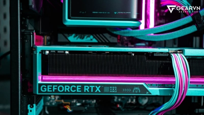 PC GVN X ASUS ROG HATSUNE MIKU EDITION có RTX 5080 Hatsune Miku Edition