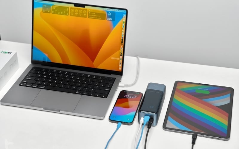 Sạc dự phòng là một thiết bị lưu trữ năng lượng di động