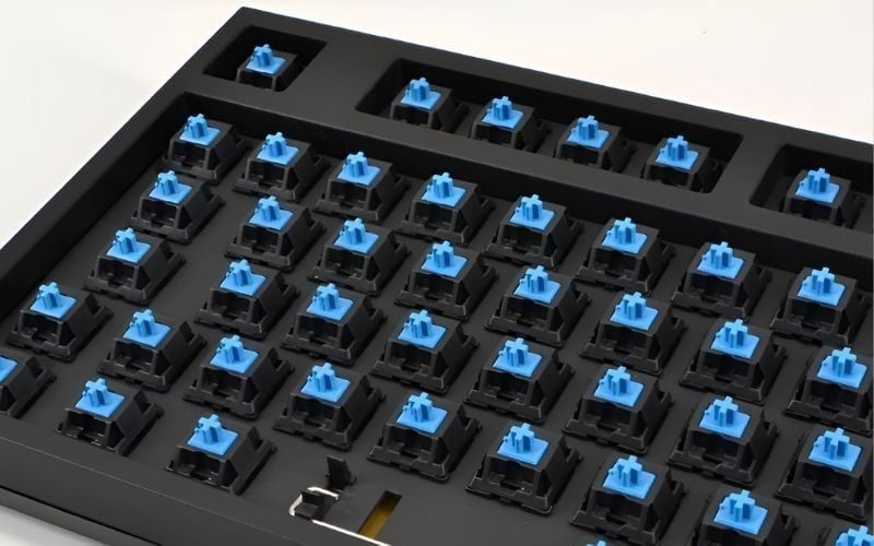 Switch là công tắc dưới mỗi phím, ảnh hưởng trực tiếp đến cảm giác tay