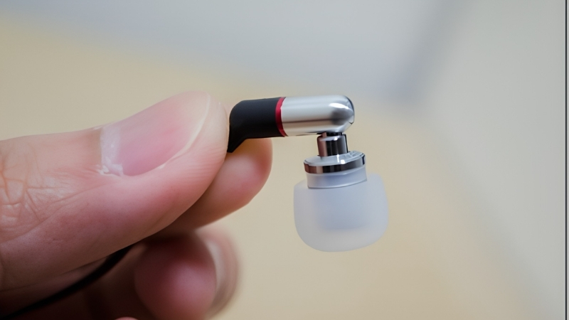 Tai nghe Creative HS-930i2 có thiết kế in-ear nhỏ gọn