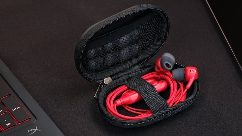 Tai nghe HP HYPERX Cloud Earbuds III S Red có thiết kế nhỏ gọn dễ dàng