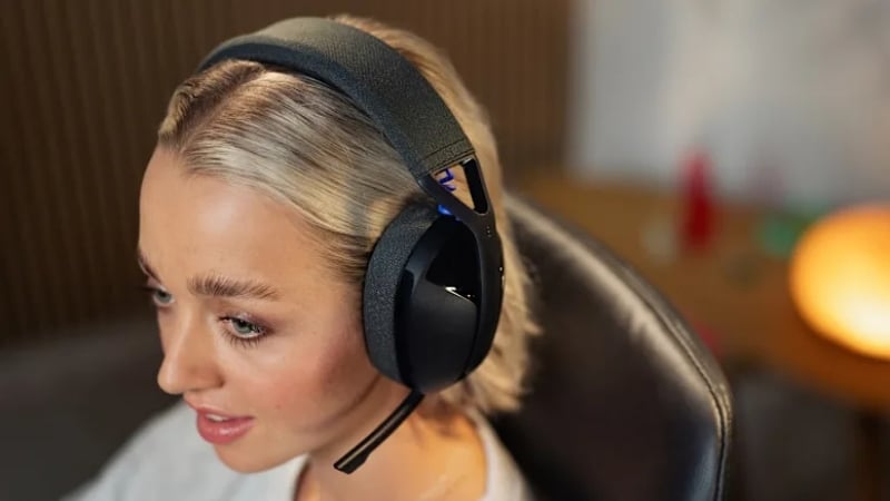 Tai nghe không dây Logitech G321 LIGHTSPEED Black có micro gập để tắt tiếng tiện lợi