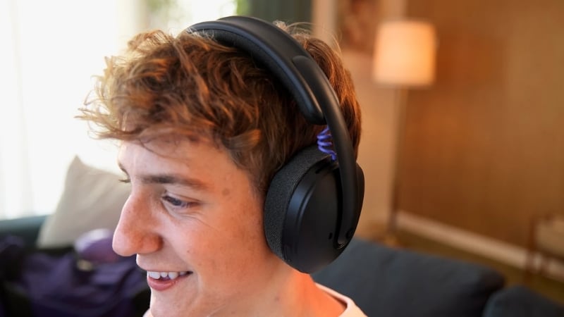 Tai nghe không dây Logitech G325 LIGHTSPEED Black có micro AI thu âm thông minh