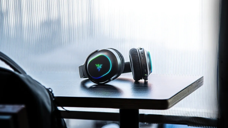 Tai nghe Razer Barracuda X Chroma Black có pin bền tới 70 giờ