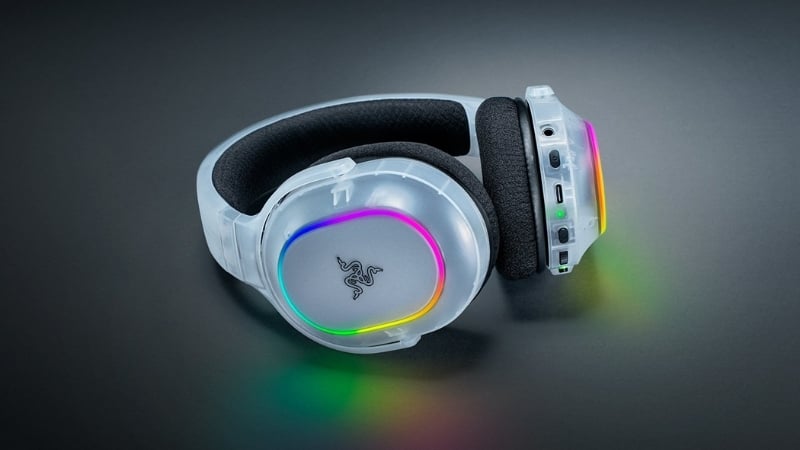 Tai nghe Razer Barracuda X Chroma Phantom White Edition có thời lượng pin lên tới 70 giờ