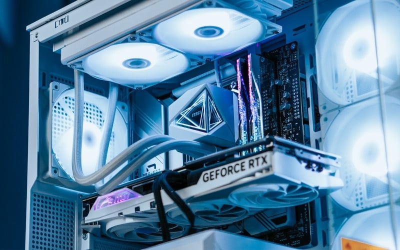 Kết nối dây nguồn bơm vào chân cắm AIO_PUMP hoặc SYS_FAN