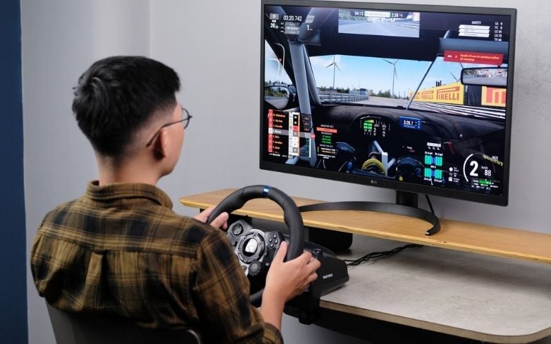 Vô lăng Direct Drive mang lại lực phản hồi tốt và độ chân thực cao
