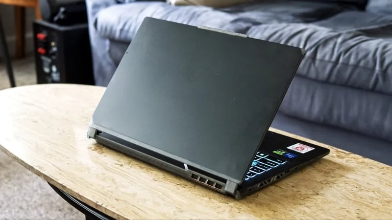 Laptop gaming MSI Cyborg 15 Black Edition A13VEO-2610VN có Intel Core i5-13420H