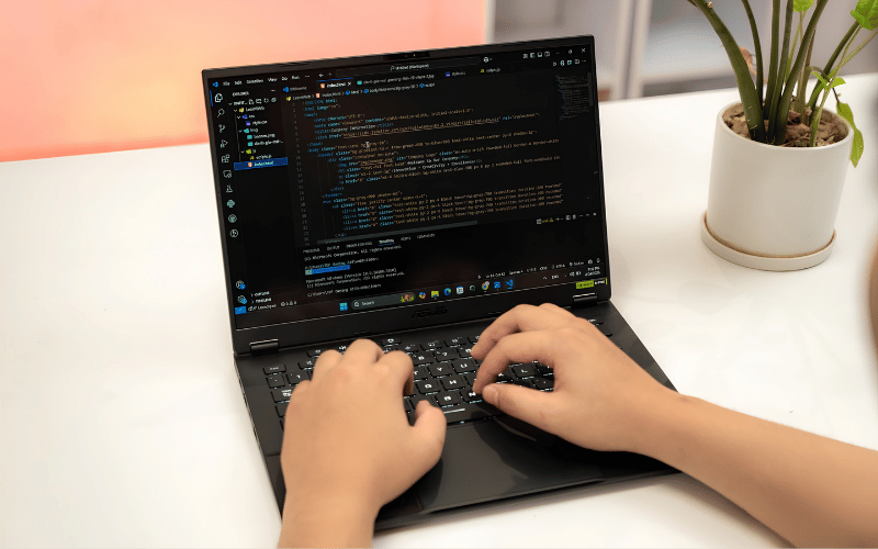Chọn MacBook hay laptop Windows sẽ tuỳ vào nhu cầu, ngân sách mỗi người