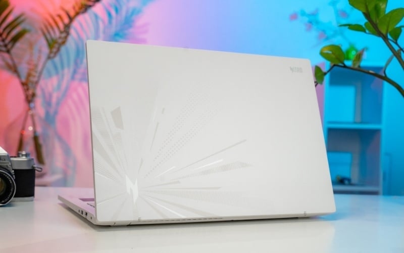 Laptop màu trắng thường ít model hơn các màu đen, xám