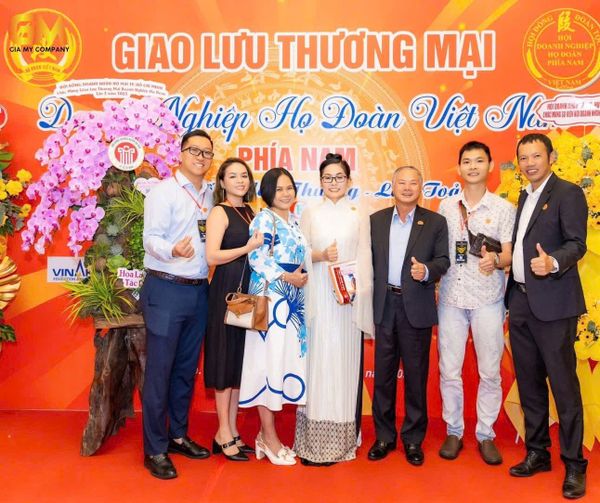 GIAO LƯU THƯƠNG MẠI CÙNG CÁC DOANH NGHIỆP KHU VỰC PHÍA NAM