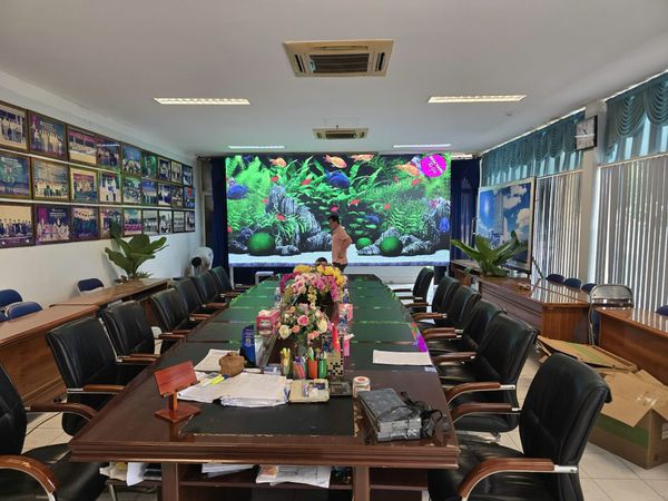 Màn hình LED Lampro LC2.5P phòng họp Tập đoàn Nam Việt