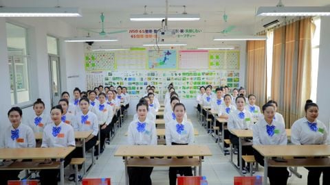 2026年4月6日、ベトナムの取引先である「JVSグループ」にて、惣菜製造業向けの技能実習生47名（女性）の選抜試験を開催しました。