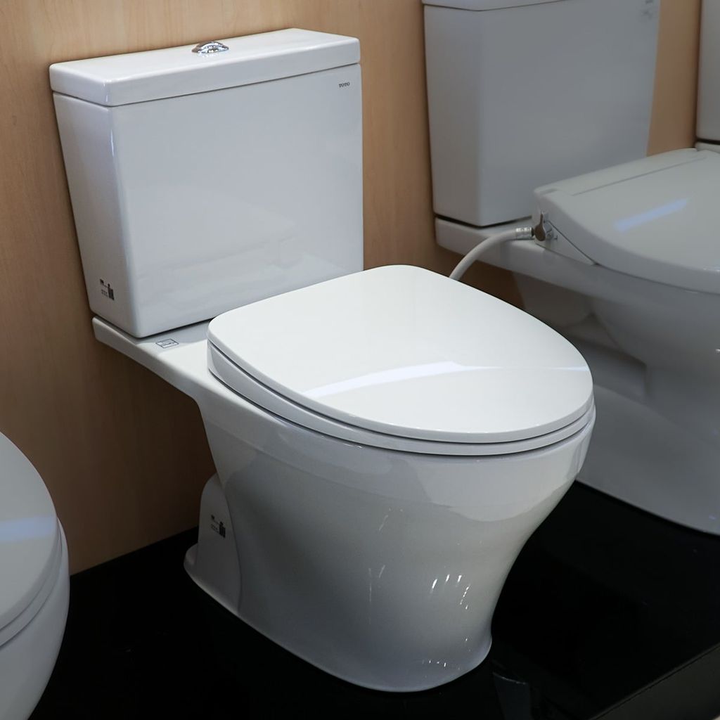 Bồn cầu TOTO 2 khối