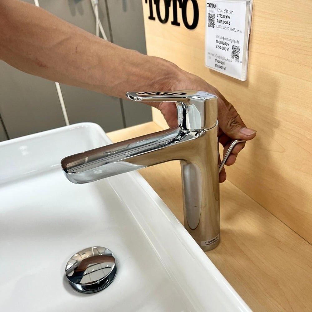 Lavabo TOTO đặt bàn lắp vòi ngoài chậu